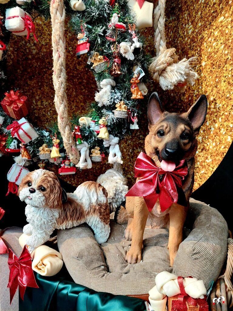 Dierenspeeltjes in de kerstshow van het tuincentrum
