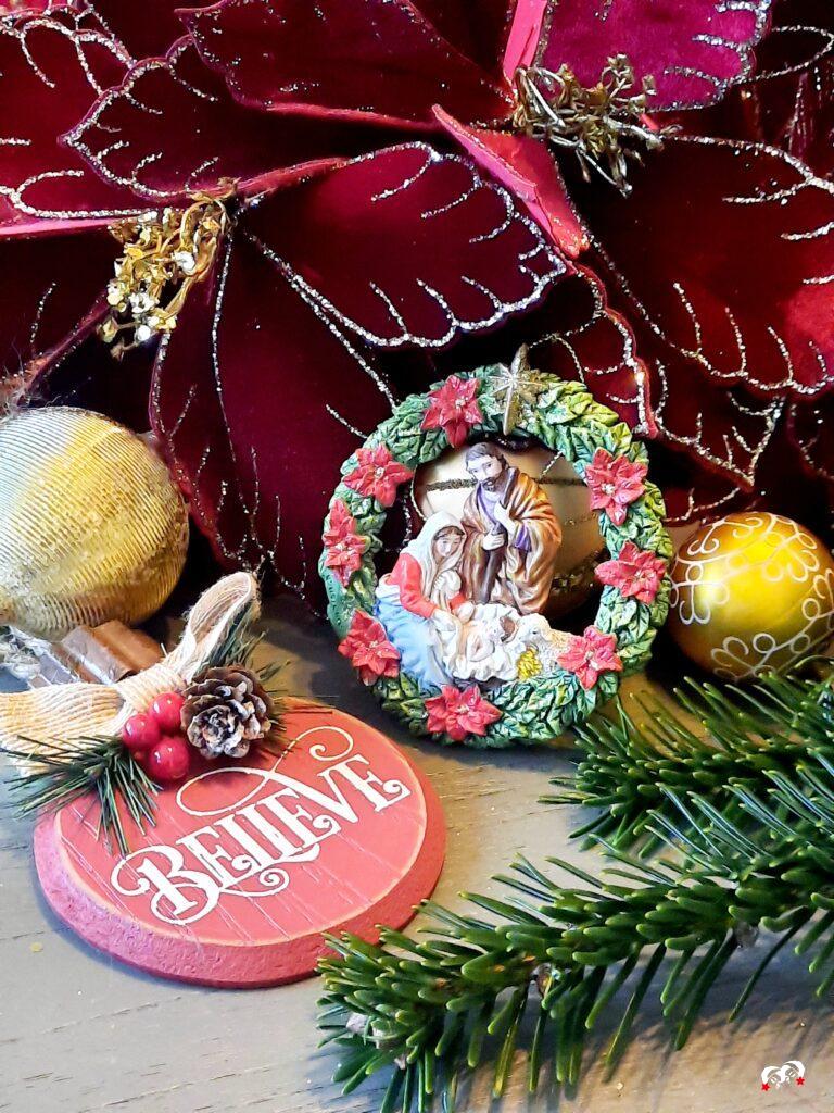 Baby Jesus ornament Kurt S Adler en rustiek ornament  met Believe erop